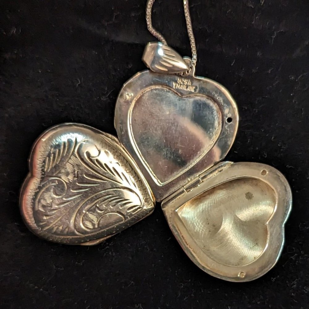 Heart Locket - Picture 3 of 4